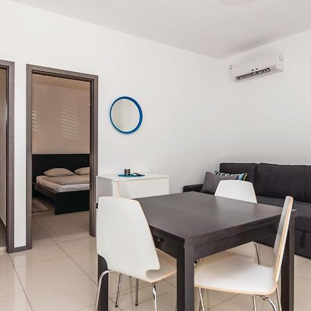 Nice Apartment In Mandre With Wifi Exterior photo