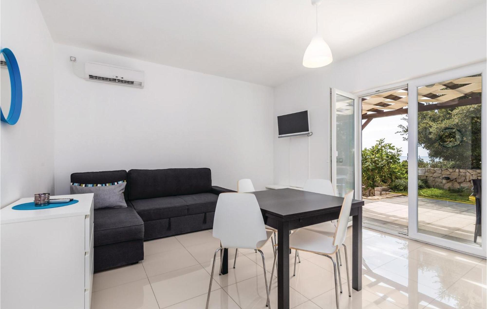 Nice Apartment In Mandre With Wifi Exterior photo